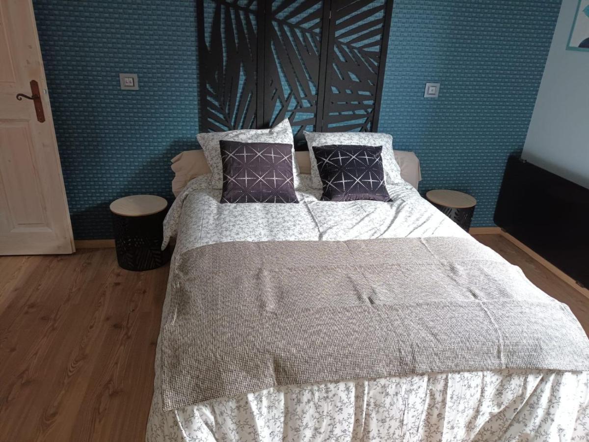 Au Pied Des Montagnes. Apartment