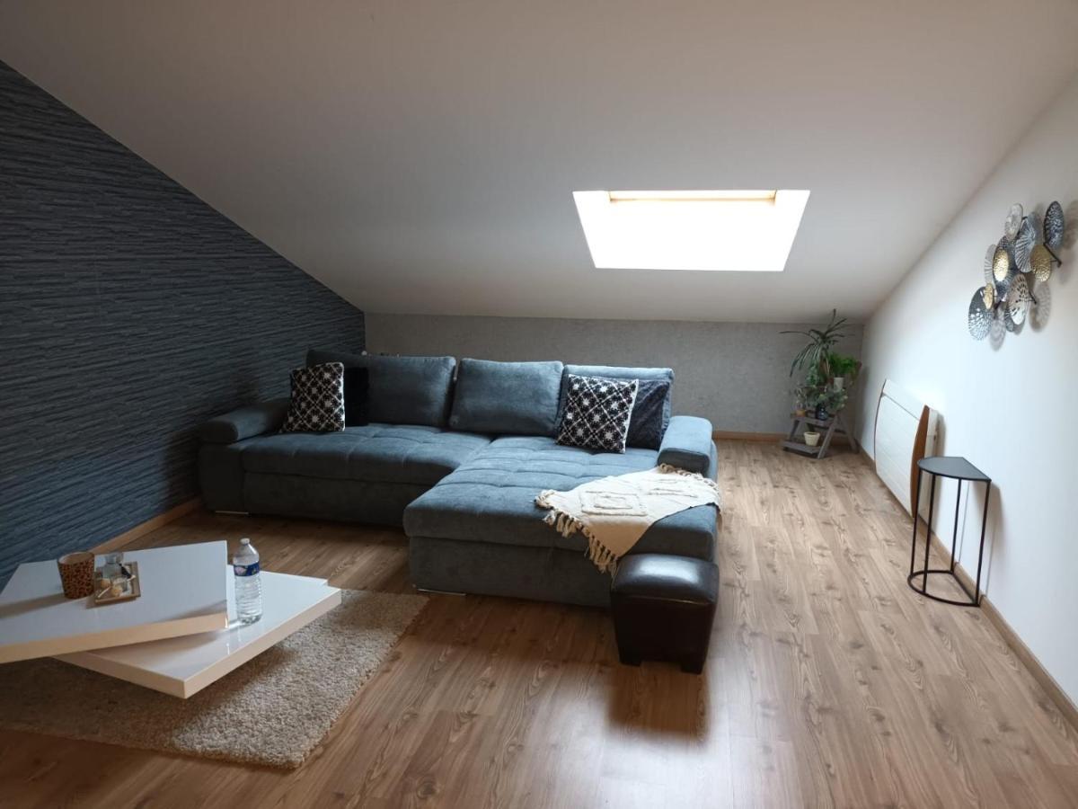 Apartment Au Pied Des Montagnes. *